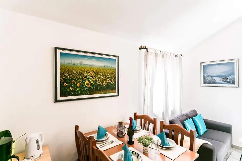 Apartmani Derocchi Pula Croatia