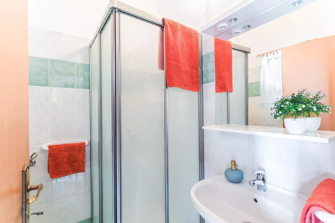 Apartmani Derocchi Pula 0*,  Croatia